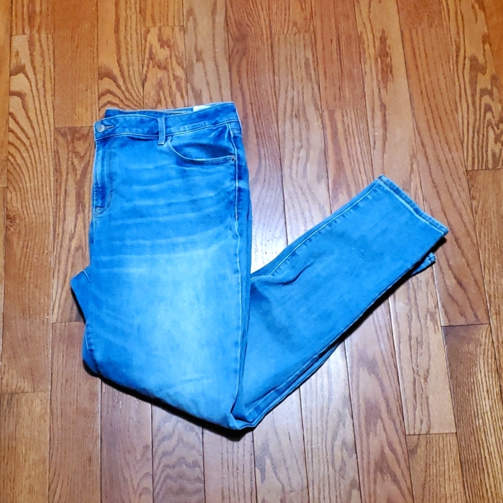 LIKE NEW: OLD NAVY SKINNY 👖(18 LONG)